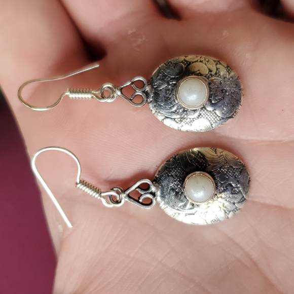 New Pearl Silver Earrings. - Picture 7 of 8